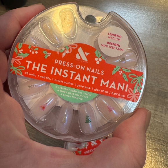 Olive & June Press Ons - Picture 2 of 3